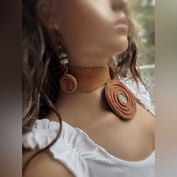 Capricorn  Necklace and Earrings Set - Picture 5 of 11